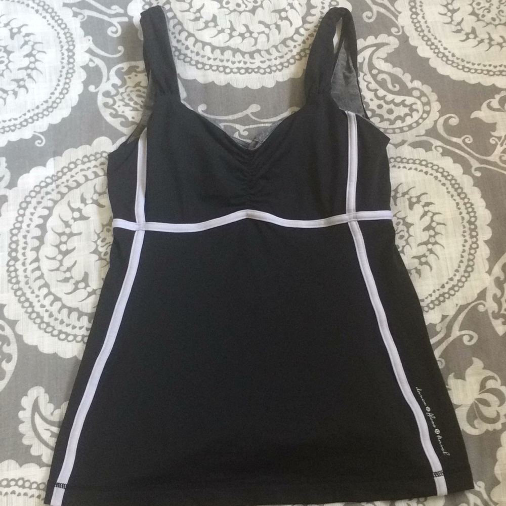 Black lululemon top